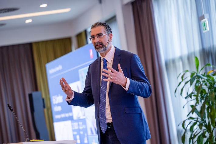 "Das Vertrauen des Mittelstands in eine klimafreundliche Politik ist gesunken" / Westfalen-CEO Thomas Perkmann beim E-World-Führungstreffen Energie zur Klima- und Energiewende im deutschen Mittelstand