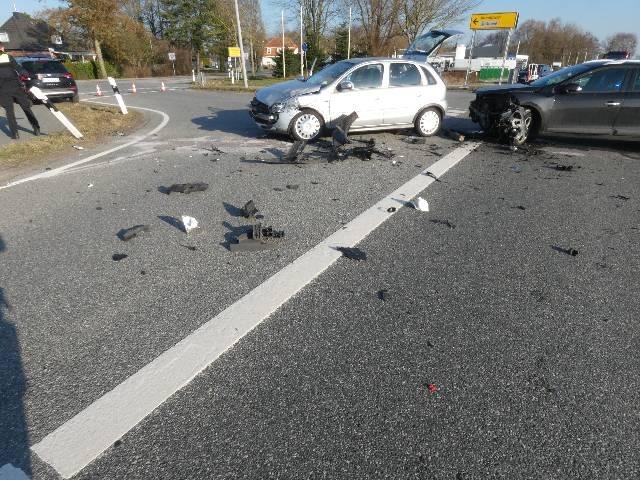 POL-CUX: Verkehrsunfälle mit mehreren leicht Verletzten Personen (Foto vom Unfall in Altenbruch im Anhang)