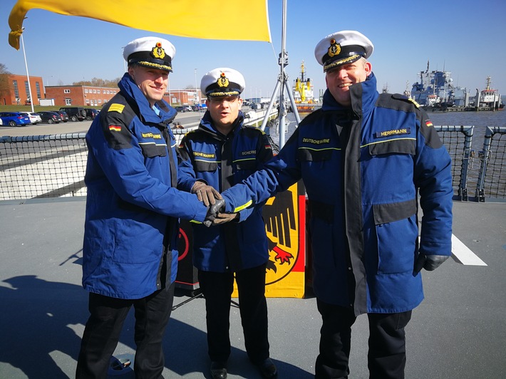 Neuer Kommandant auf der Brücke der Fregatte &quot;Hamburg&quot;