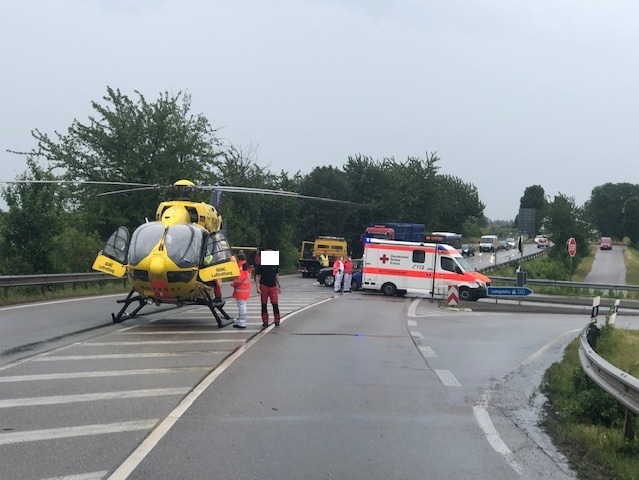 POL-PDLD: Vorfahrtsunfall mit Einsatz eines Rettungshubschraubers