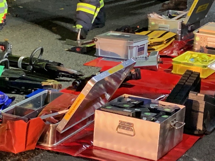 FW-OB: Verkehrsunfall im Auffahrtsbereich B223