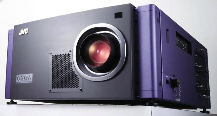 Première suisse pour le premier projecteur numérique grand format à netteté QXGA