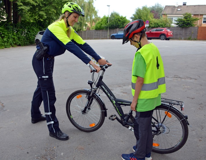 POL-ME: Fahrrad-Lichttestaktion 2021 - "Sicherheit durch Sichtbarkeit" - Kreis Mettmann - 2111034