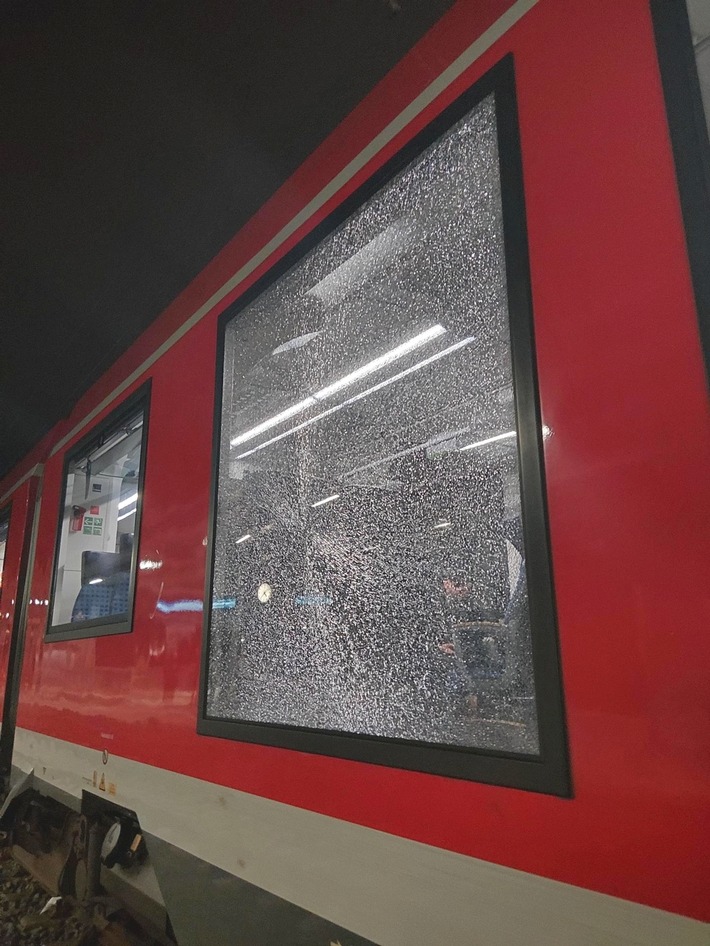 BPOL-HST: Zeugenaufruf - Steinwürfe auf Regionalzüge