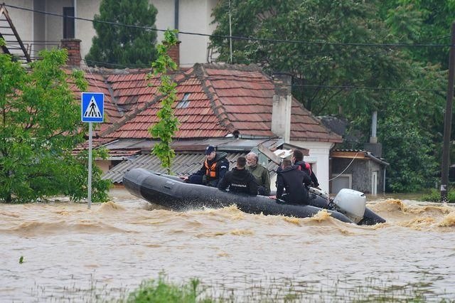 Überschwemmungen in Bosnien und Serbien / ASB stellt 30.000 Euro für Hochwasserbetroffene zur Verfügung (FOTO)