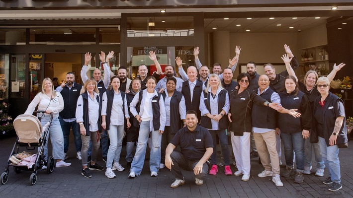 Alessia Herren startet ihre Supermarkt-Karriere: RTLZWEI zeigt neue Folgen von "Unser Supermarkt - mit Herz und Humor"