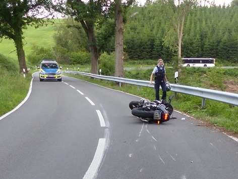 POL-GM: 080720-526: Motorradfahrer bei Sturz schwer verletzt