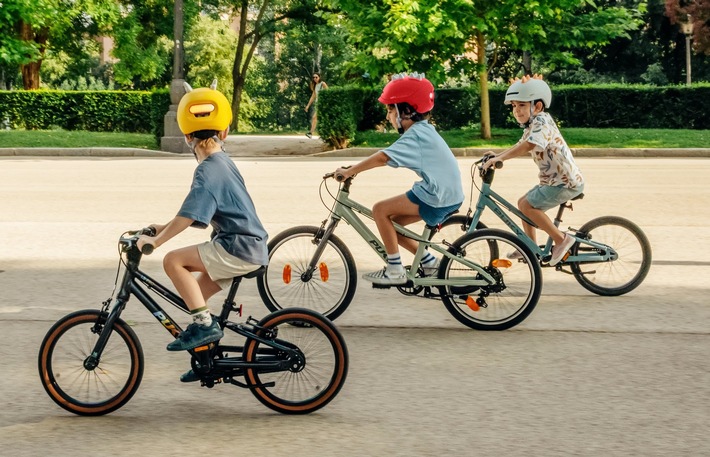 PUKY und UNIT 1 launchen SPARKY-Helm: Smarte Sicherheitstechnologie trifft kindergerechtes Design