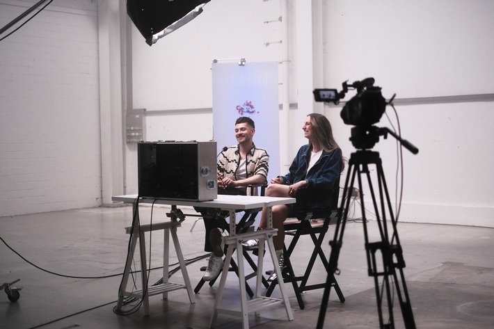 "Date My Best Friend": Anaïs Decasper moderiert die erste BFF-Datingshow der Schweiz