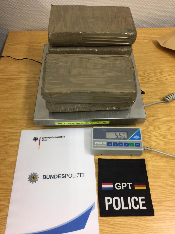 BPOL NRW: Bundespolizei Kleve stellt 5,5 Kilo Kokain bei Elten sicher