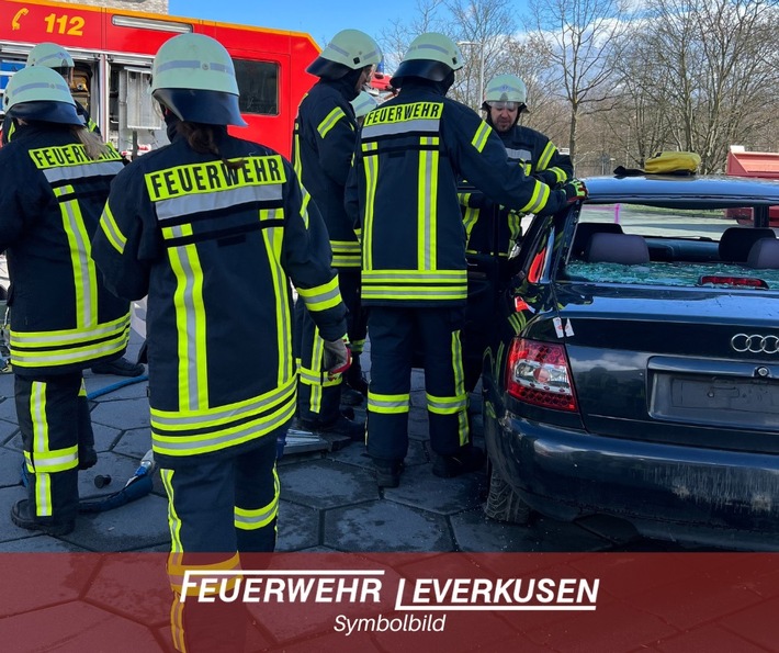 FW-LEV: Verkehrsunfall Willy-Brandt-Ring