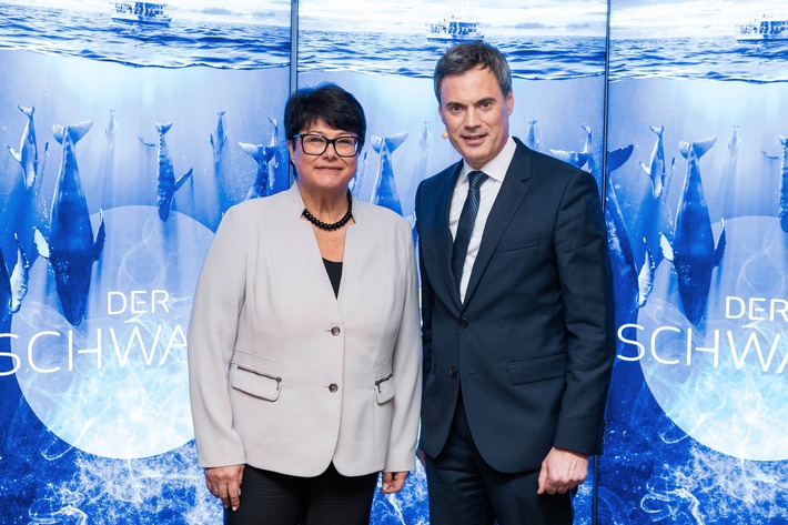 ZDF präsentiert Eventserie "Der Schwarm" in Brüssel / Intendant Norbert Himmler: "Innovatives fiktionales Fernsehen made in Europe"