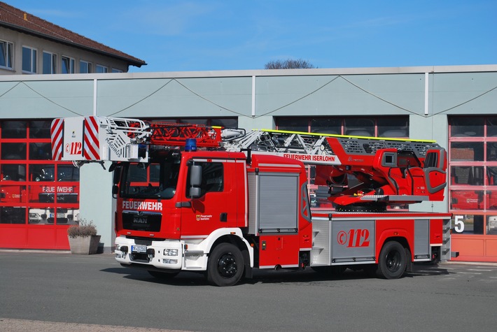 FW-MK: Neue Drehleiter für die Feuerwehr Iserlohn