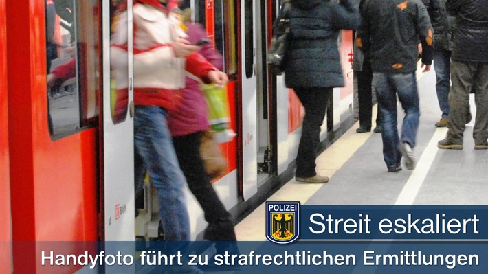 Bundespolizeidirektion München: Handyfoto führt zu Handgreiflichkeiten - Streit über Sitzplatz eskaliert