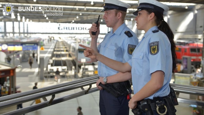 Bundespolizeidirektion München: Aus Diebstahl wird Haftprüfung - 47-Jährige greift Ladenmitarbeiter und Bundespolizistin tätlich an