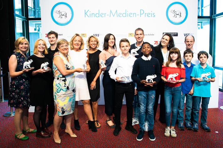 Kinder-Medien-Preis 2018: Kleine und große Gewinner freuen sich über einen WEISSEN ELEFANTEN