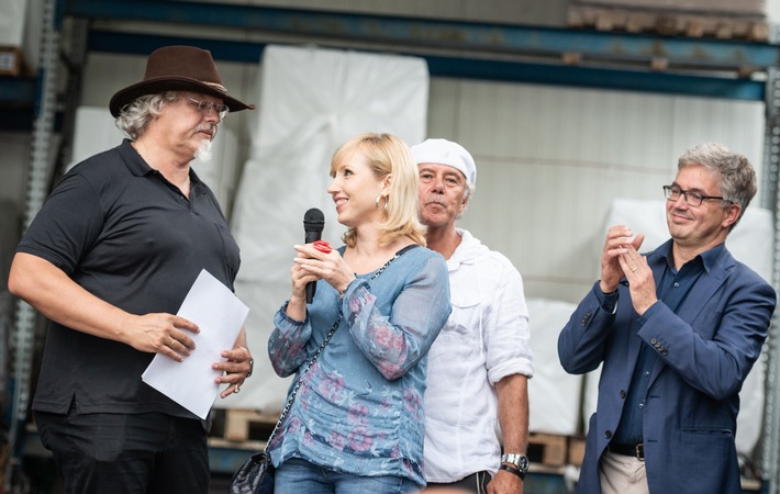 Benefiz-Party: 24.250 Euro für die Stiftung Menschen für Menschen / Essen und Trinken für den guten Zweck bei Boos Food