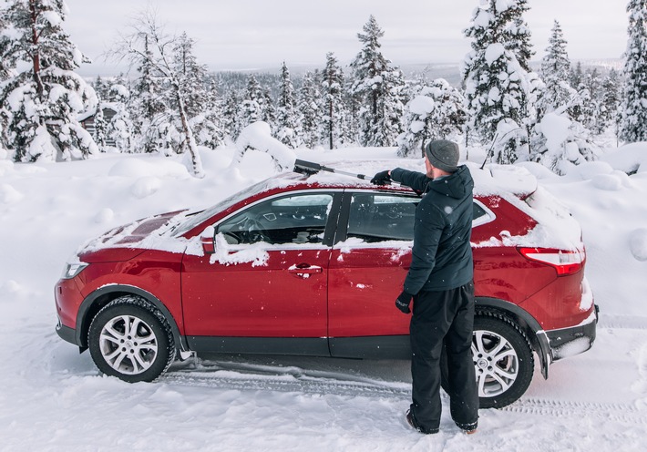Eiskalte Fakten: Echte Autofahrer fahren auch bei Schnee und Eis / Worüber sie sich jedoch im Winter ärgern, hat der finnische Autozubehör Hersteller KUNGS in einer forsa-Umfrage untersucht
