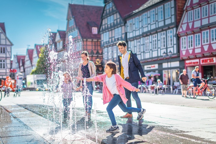 Frühlingserwachen in Celle - Celle lädt zum erlebnisreichen Wochenende ein: Verkaufsoffener Sonntag, Kunst- und Handwerkermarkt Exklusiv & Schön und Hafenfest