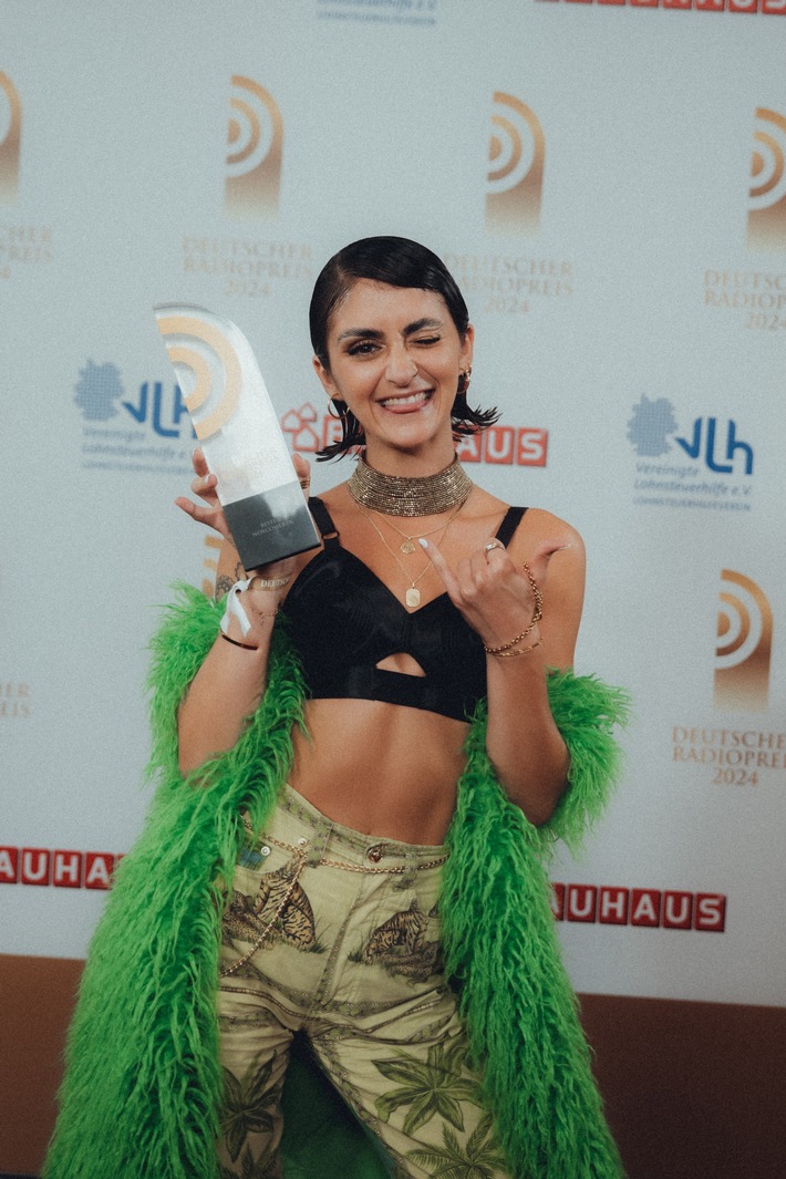bigFM-Moderatorin Filiz de Campos Oliveira als "Beste Newcomerin" mit dem Deutschen Radiopreis ausgezeichnet