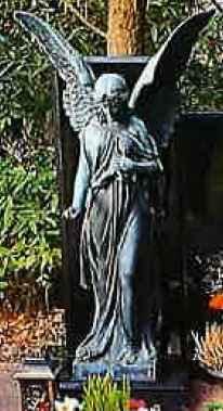 POL-PDLD: Engel Statue von Grab entwendet