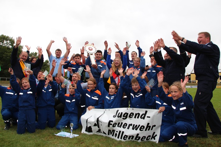 DJF-Tag in Stadthagen: Jugendfeuerwehr Möllenbeck gewinnt Deutsche Meisterschaften (BILD)