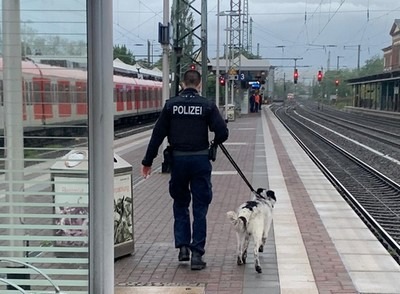 BPOL NRW: Bundespolizei im Einsatz: Hund zwickt Kind und reißt später aus
