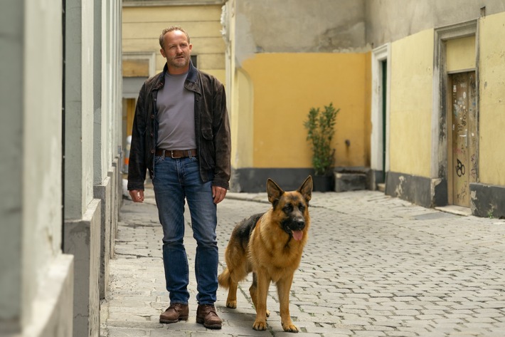 Giftmord im Fiaker! Die Wiener Mordkommission um "Kommissar Rex" und Kommissar Max Steiner (Maximilian Brückner) ermittelt ab Montag, 13. April, in SAT.1