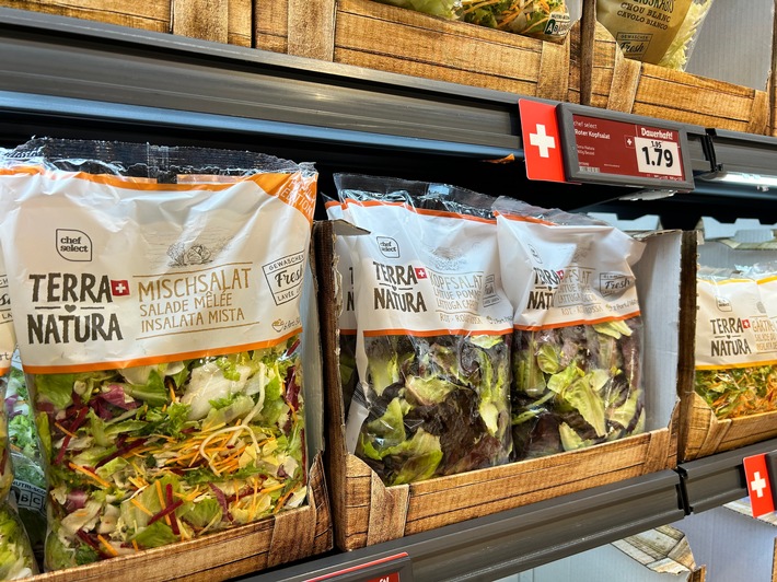 Lidl Suisse renforce la durabilité des salades en sachet / Toutes les salades en sachet produites selon les directives d&#039;IP-SUISSE