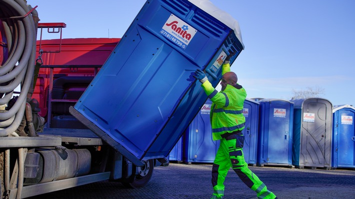 Sanita GmbH Toiletten bietet mobile Toiletten und individuelle Lösungen für Baustellen und Events. / Weiterer Text über ots und www.presseportal.de/nr/182642 / Die Verwendung dieses Bildes für redaktionelle Zwecke ist unter Beachtung aller mitgeteilten Nutzungsbedingungen zulässig und dann auch honorarfrei. Veröffentlichung ausschließlich mit Bildrechte-Hinweis.
