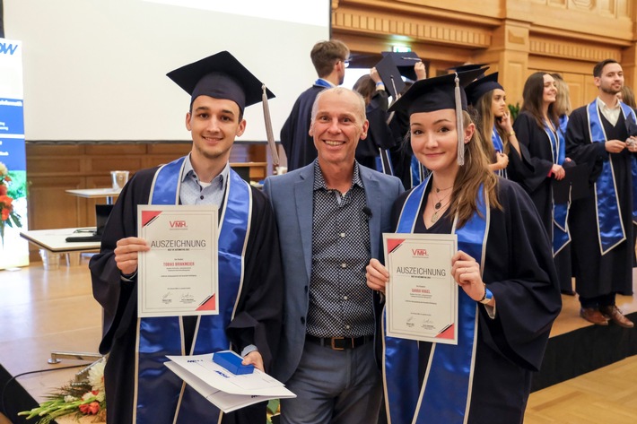 Verband der Marken-Vertragshändler zeichnet Top-Absolventen der Fachhochschule der Wirtschaft mit „Best of Automotive“ aus