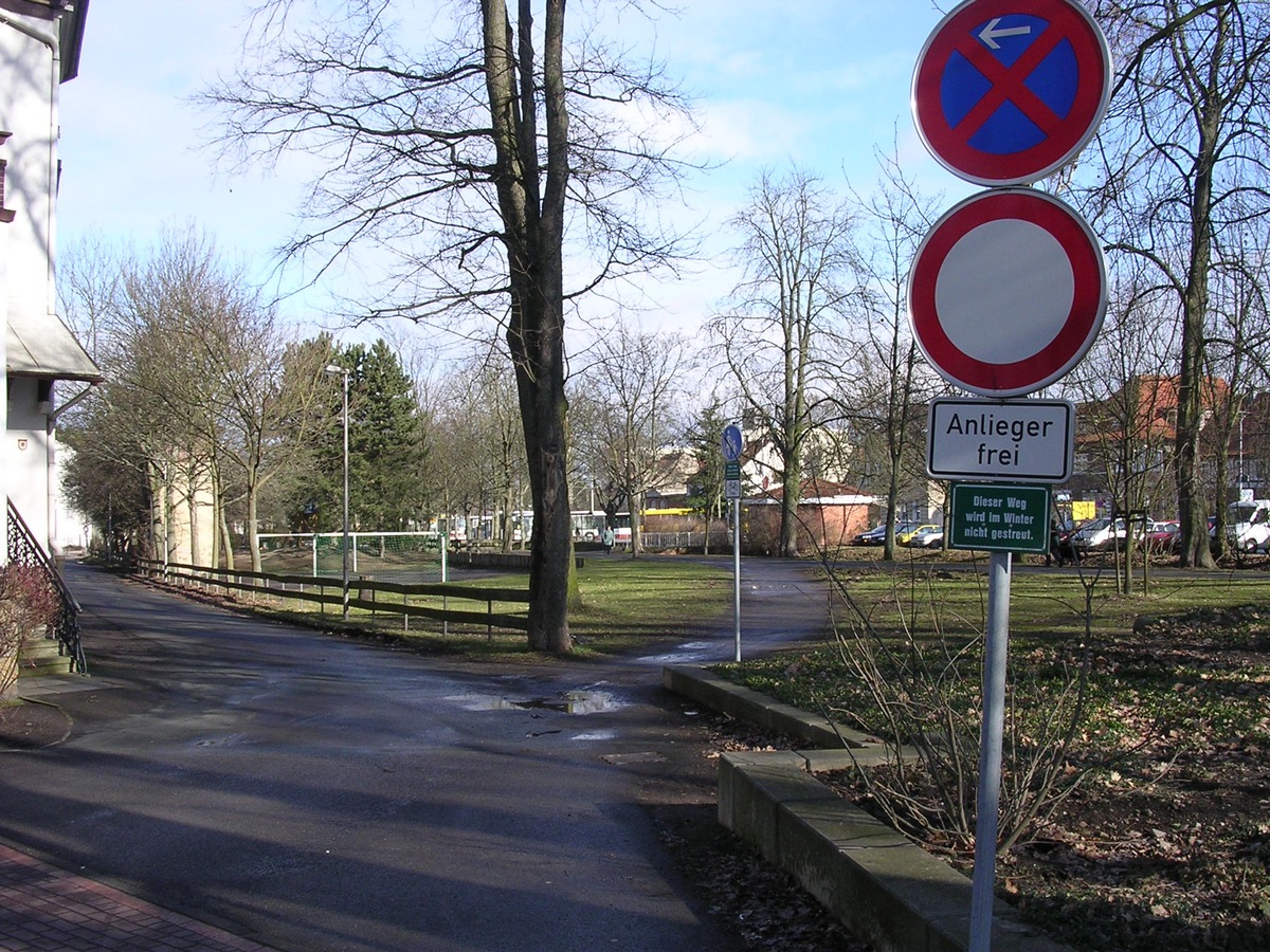 POL-STH: (ber) Stadt und Polizei regeln Verkehrssituation an Grundschule am Stadtturm !