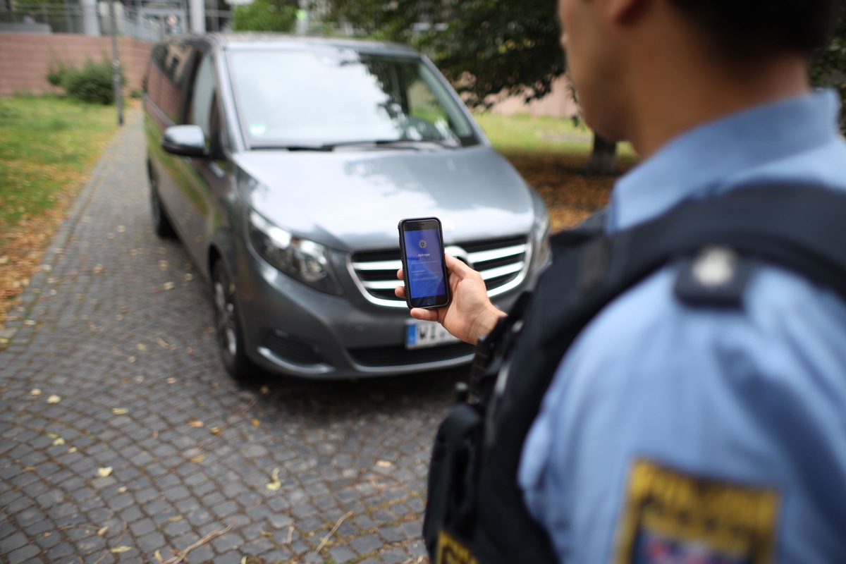 POL-F: 210819 - 1000 Frankfurt: Schnell. Sicher. Smart: Mobile IT für das 4. Polizeirevier Frankfurt am Main