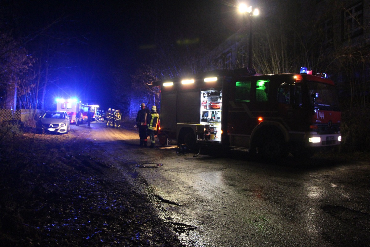 KFV-CW: Zwei Explosionen in der Charlottenhöhe beschäftigen Polizei und Feuerwehr