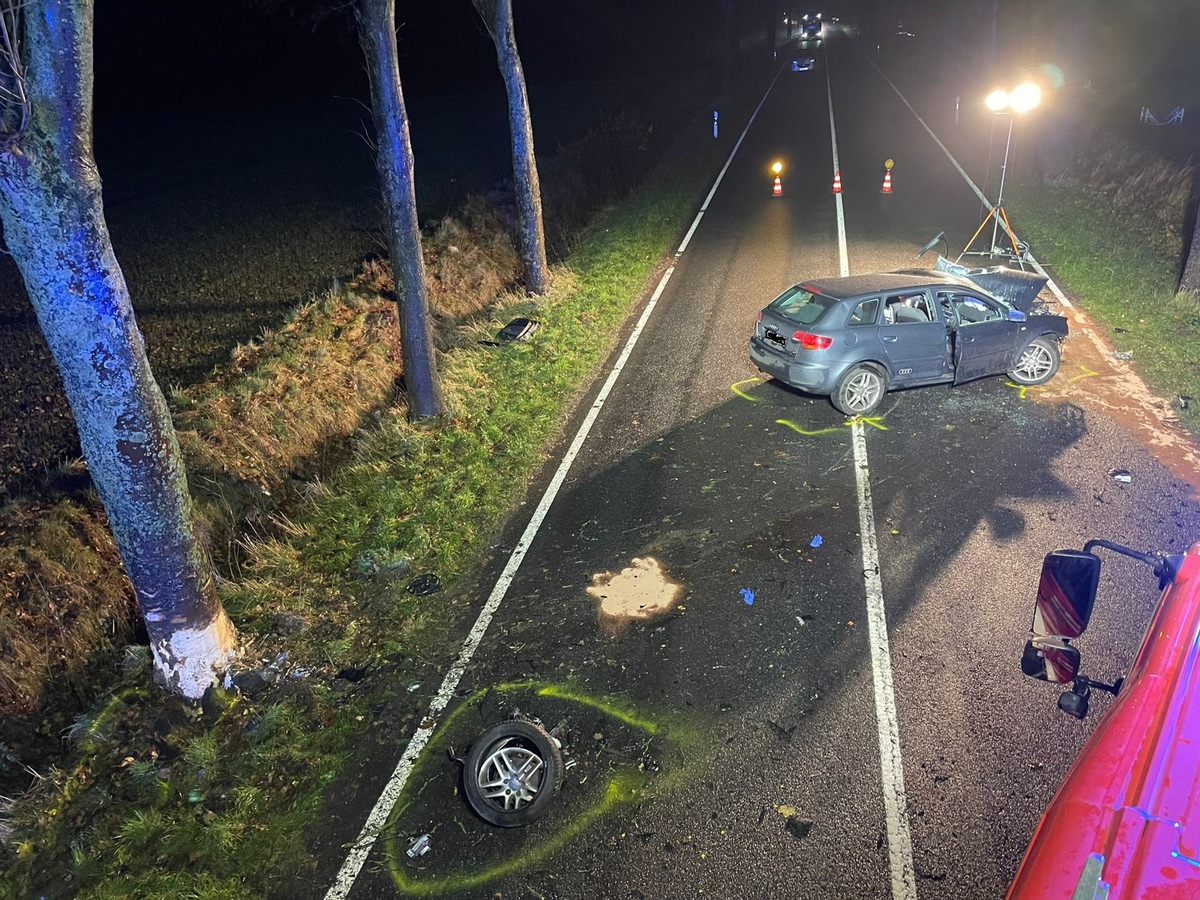 POL-STD: 20-jähriger Autofahrer bei Unfall zwischen Grundoldendorf und Apensen lebensgefährlich verletzt