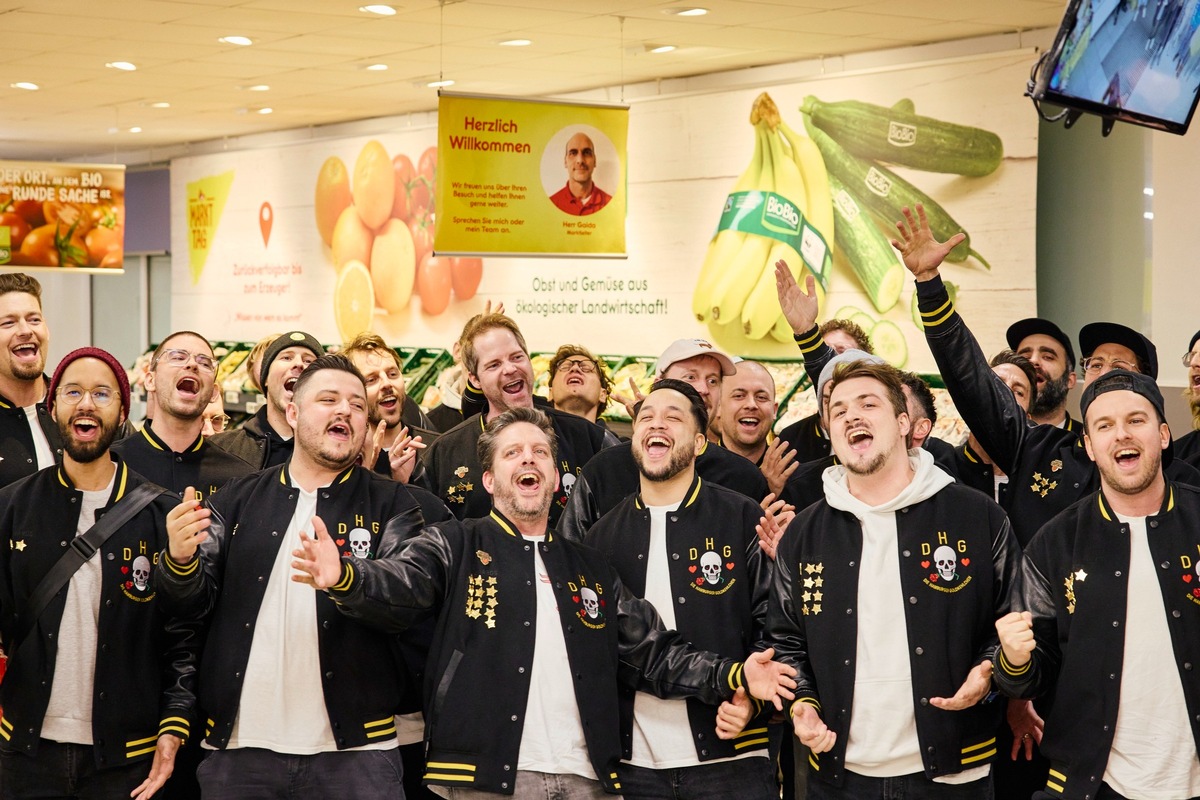 Konzert neben Obst und Gemüse: Charity-Event für Deutsche Tafeln in Hamburger Netto-Filiale