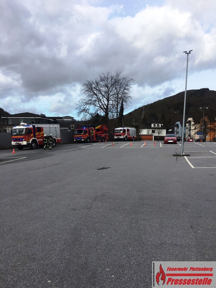 FW-PL: OT-Stadtmitte. Gasgeruch in Haushaltswarenladen sorgte für Einsatz der Feuerwehr.