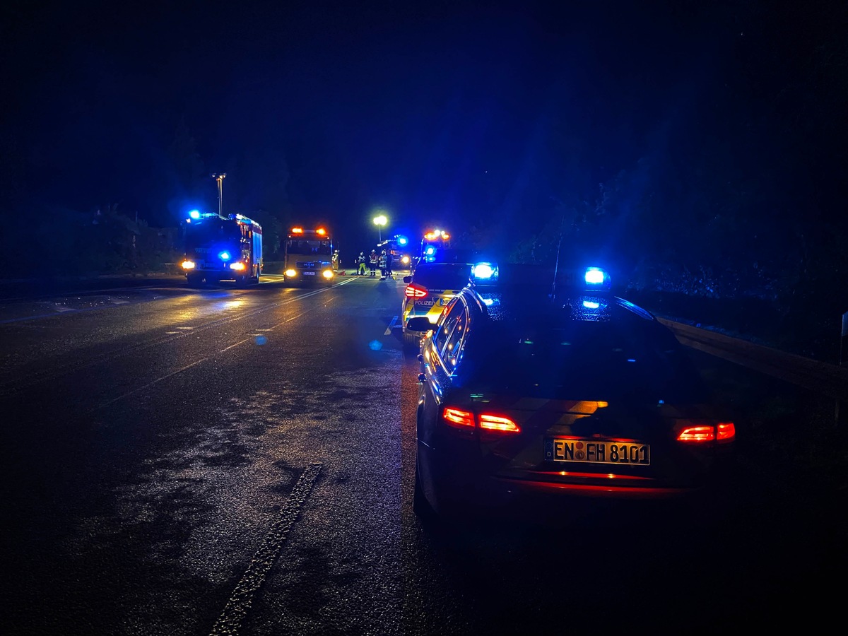 FW-EN: Verkehrsunfall auf der Hagener Straße (Umgehungsstraße)sowie zwei weitere Hilfeleistungseinsätze