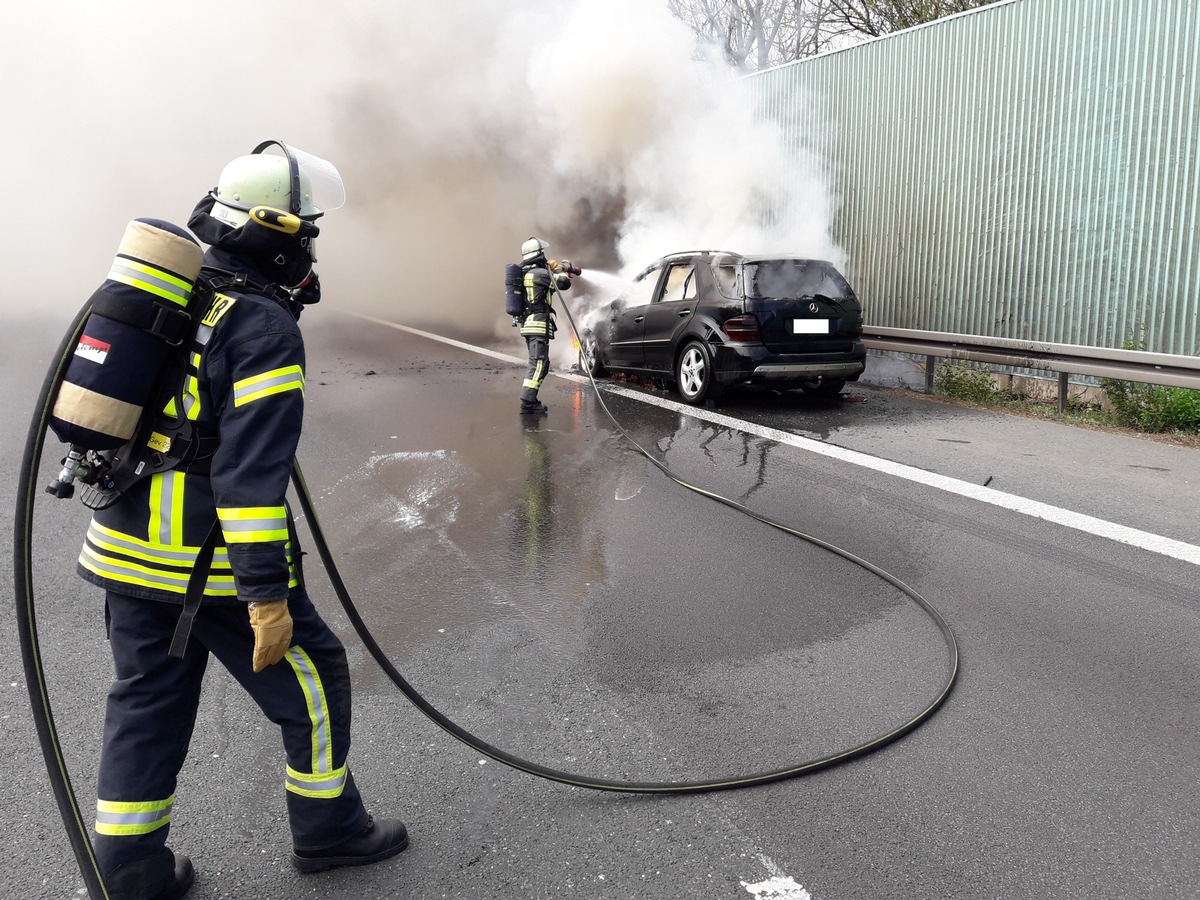 FW-EN: PKW Brand am Autobahnkreuz Nord