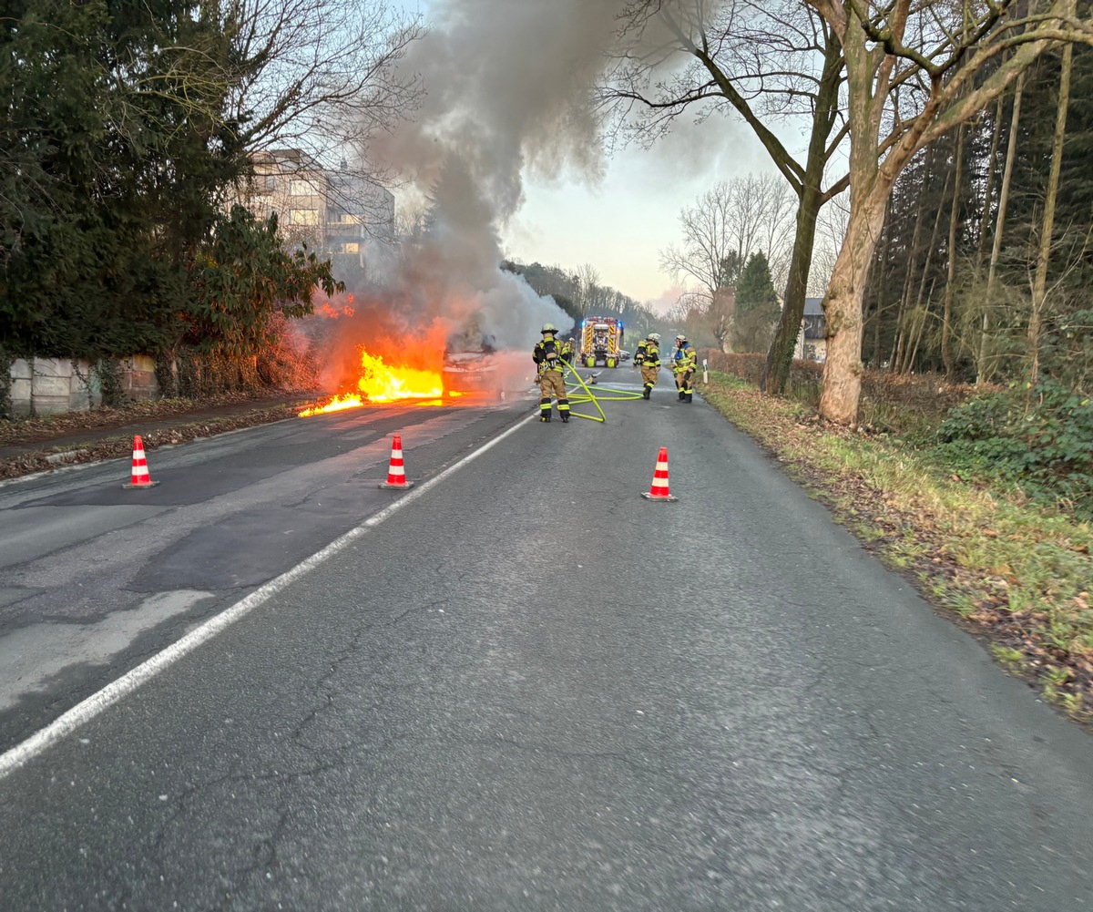 FW-EN: Fahrzeugbrand auf Dortmunder Landstraße