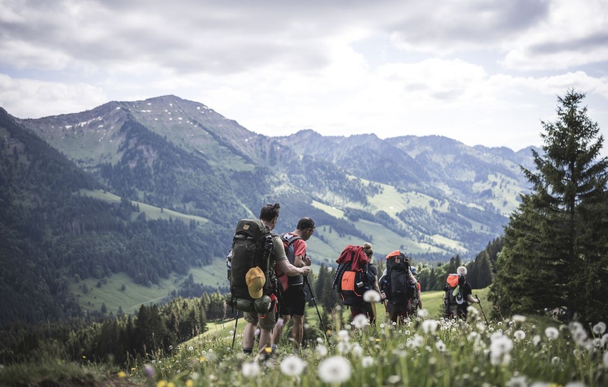 Fjällräven Classic Deutschland/Allgäu: Drei Tage Allgäu, die Wandernde aus 20 Nationen begeistern. Und das trotz schweren Gepäcks.