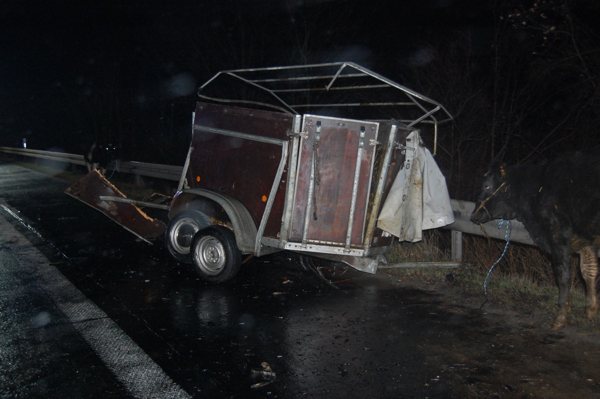 POL-HI: Unfall auf der A7 -Vollsperrung-