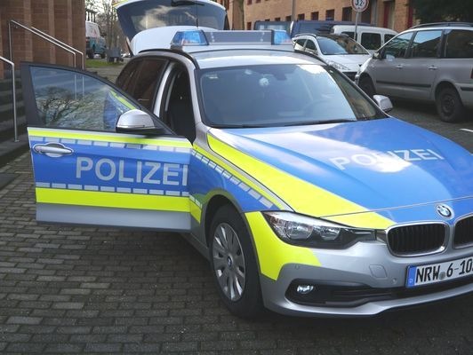 POL-REK: Porsche entwendet - Bedburg