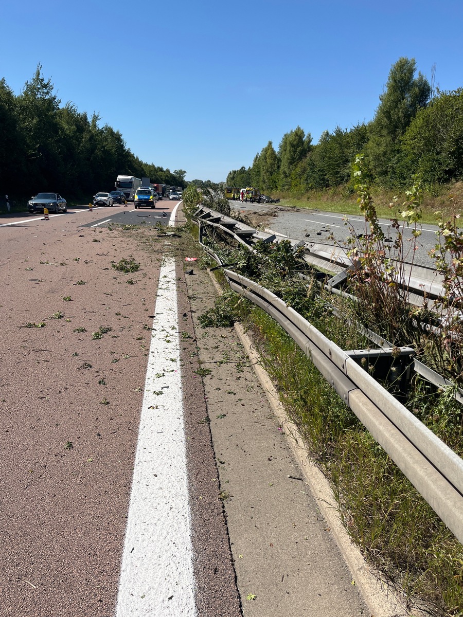 POL-GÜ: Verkehrsbehinderungen aufgrund eines Verkehrsunfalls auf der BAB20 Fahrtrichtung Lübeck - Hinweis auf Geschwindigkeitsreduzierung