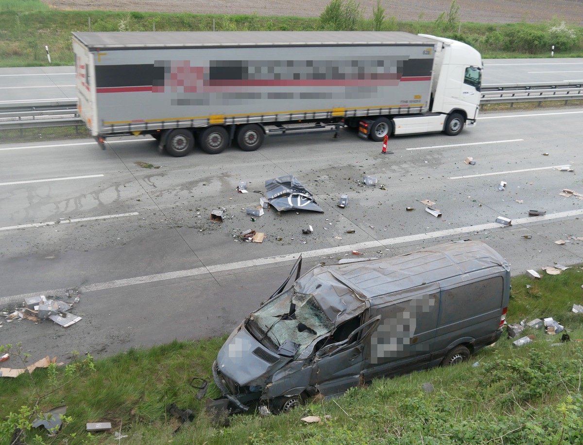 POL-ROW: ++ Transporter schleudert über die Hansalinie - 10 Kilometer Stau in Richtung Bremen ++ Love-Scamming - Bremervörderin fällt (fast) auf Heiratsschwindler rein ++ Dieb gleich zwei Mal im Pech ++