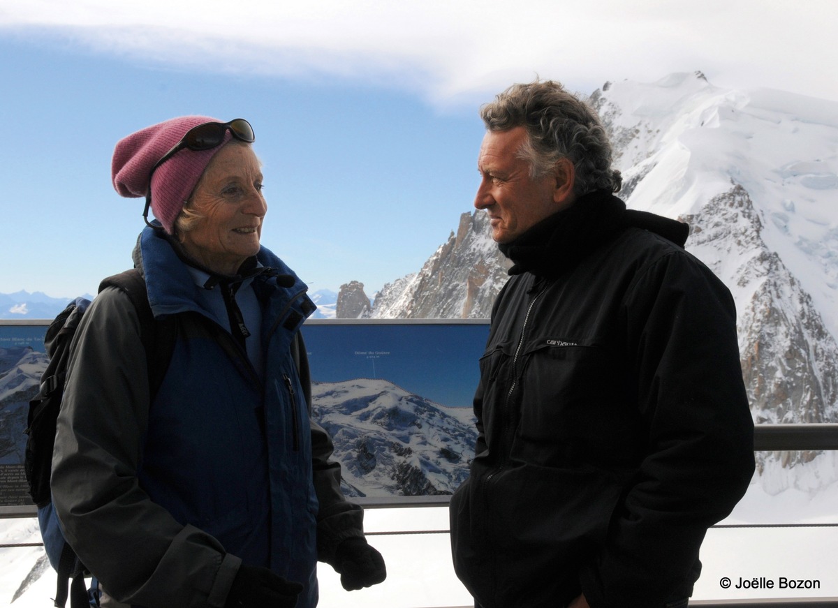 Jacques Rocher, Präsident der Umweltstiftung Fondation Yves Rocher, besuchte die Preisträgerin des schweizerischen Umweltpreises &quot;Trophée de femmes&quot; in der Schweiz