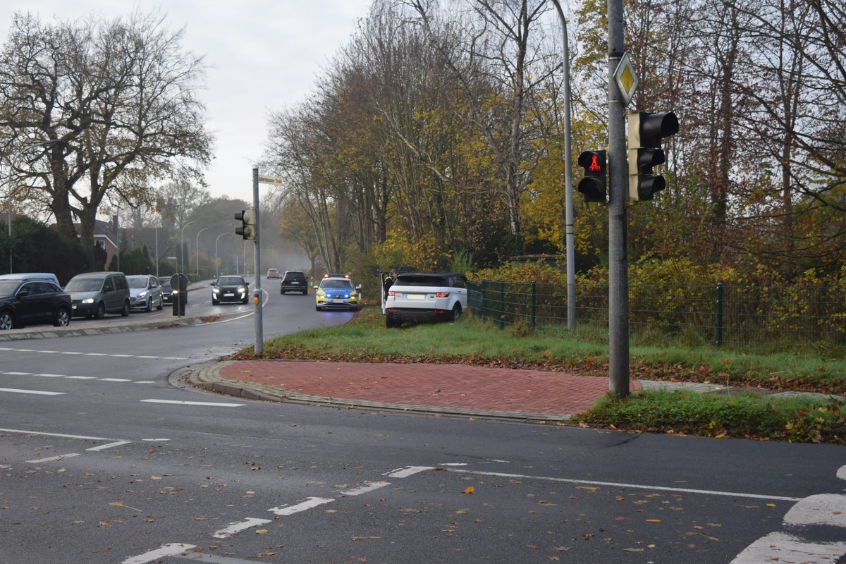 POL-WHV: Verkehrsunfall in Schortens - 57-Jährige verunfallt alleinbeteiligt - Vorbildliches Einschreiten der Ersthelfer