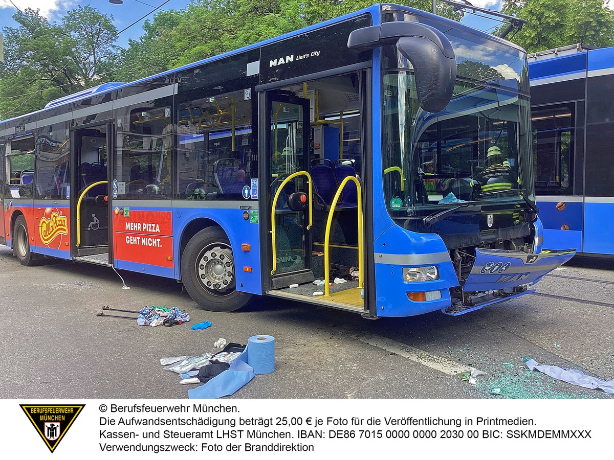 FW-M: Schwerer Unfall zwischen Tram und Bus (Neuhausen)