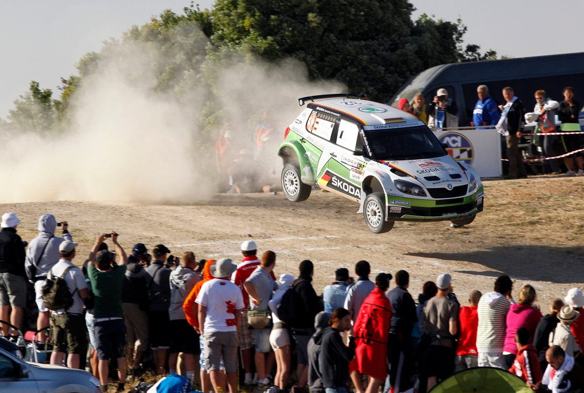 Pech am Freitagabend: SKODA Pilot Wiegand fällt bei der Rallye Italien aus (BILD)