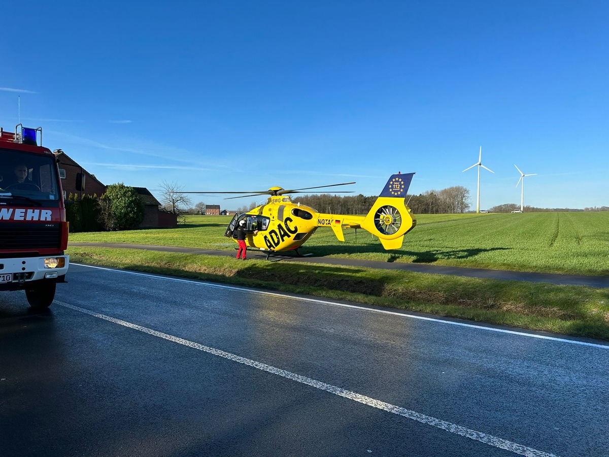 FW Olfen: Verkehrsunfall zwischen zwei PKW, zwei Personen schwerverletzt - Rettungshubschrauber im Einsatz